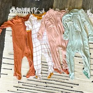 Lot of 4 buttery cloud island sleepers